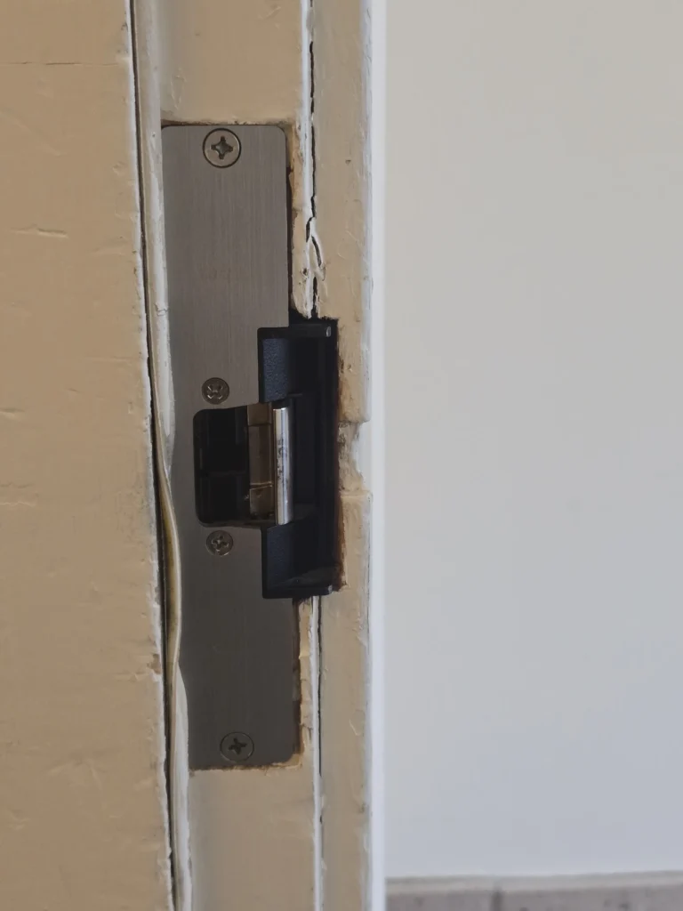 Electric Strike - electric locks for doors